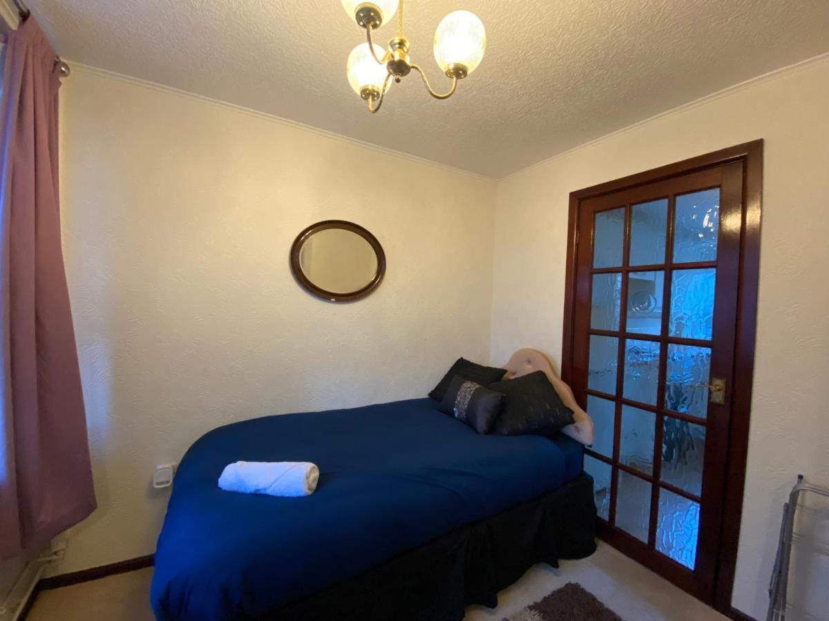 Serene 4br In Harborne Close To Qe Hospital, Harborne Centre * Birmingham