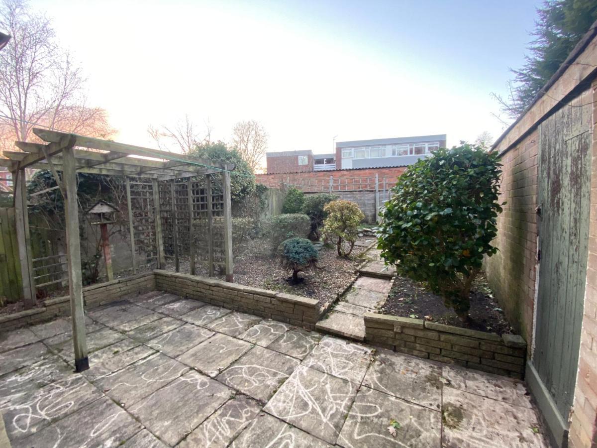 Serene 4br In Harborne Close To Qe Hospital, Harborne Centre Holiday home *