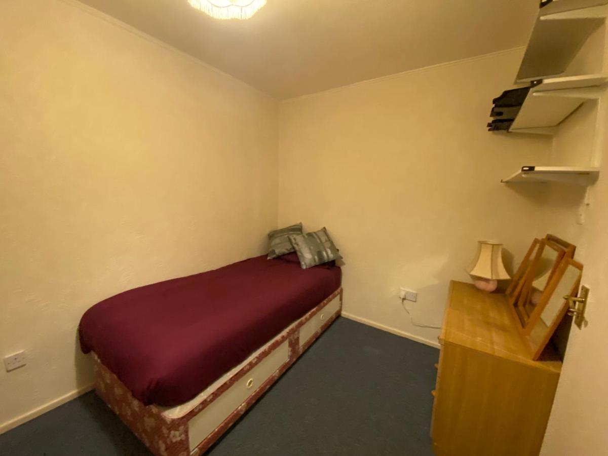 Holiday home Serene 4br In Harborne Close To Qe Hospital, Harborne Centre