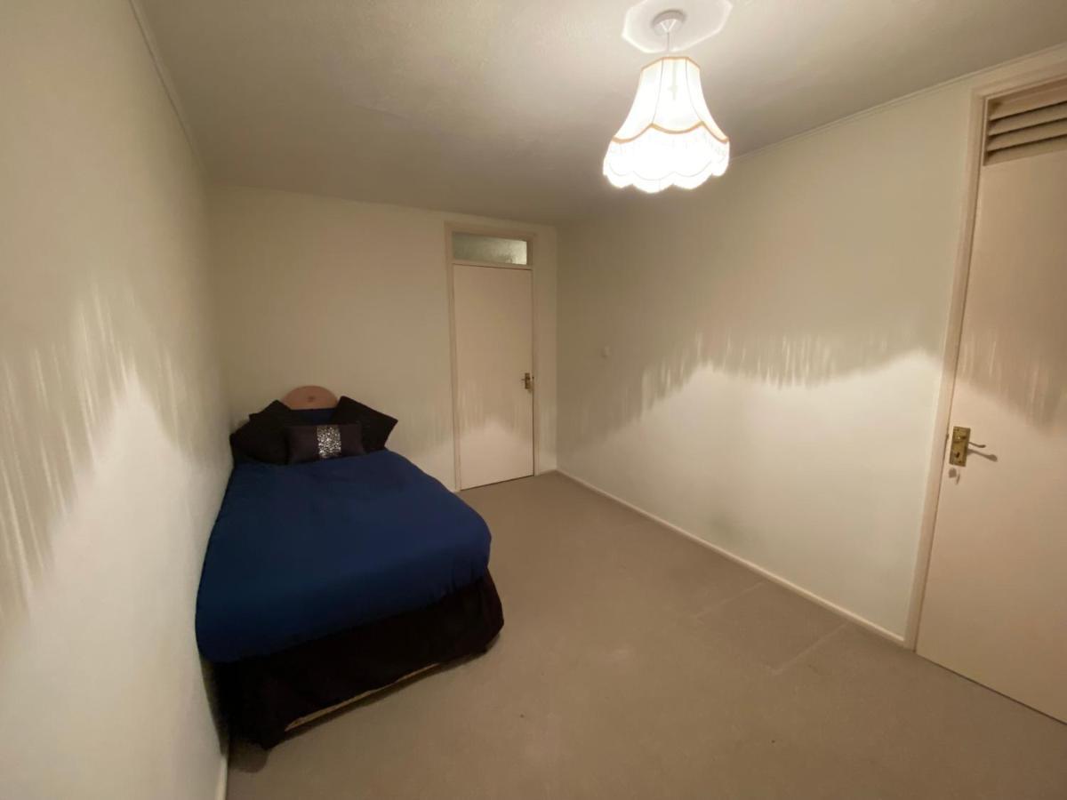 Serene 4br In Harborne Close To Qe Hospital, Harborne Centre *