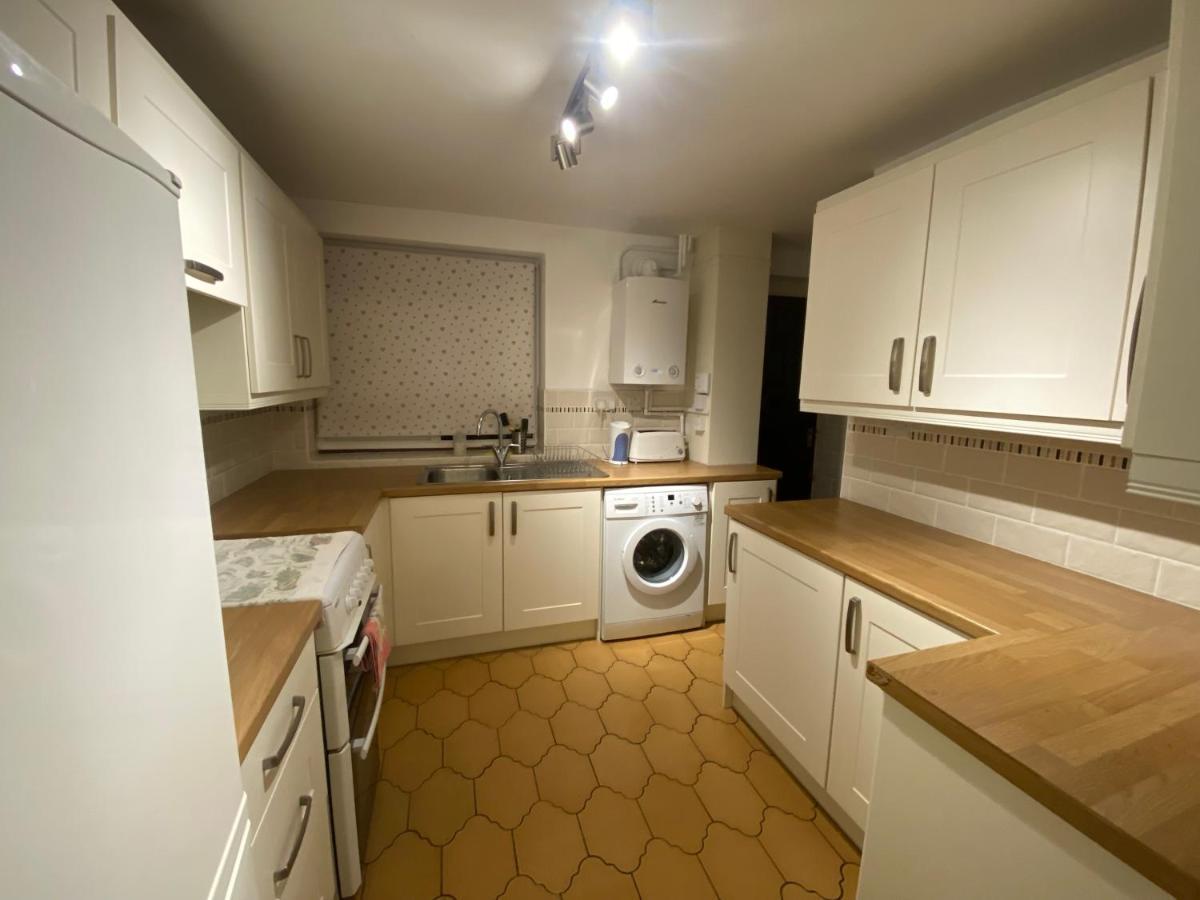 Serene 4br In Harborne Close To Qe Hospital, Harborne Centre * Birmingham
