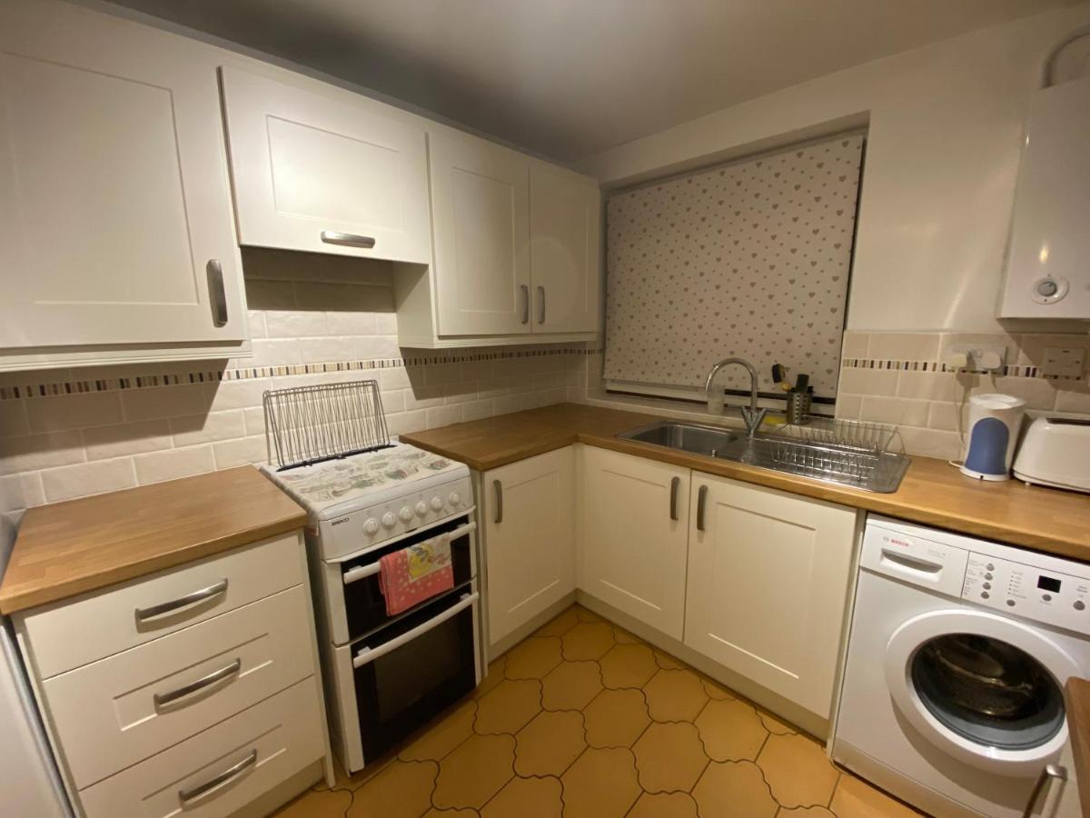 Serene 4br In Harborne Close To Qe Hospital, Harborne Centre Birmingham