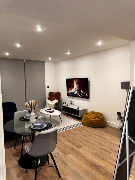 Apartment Away From Birmingham