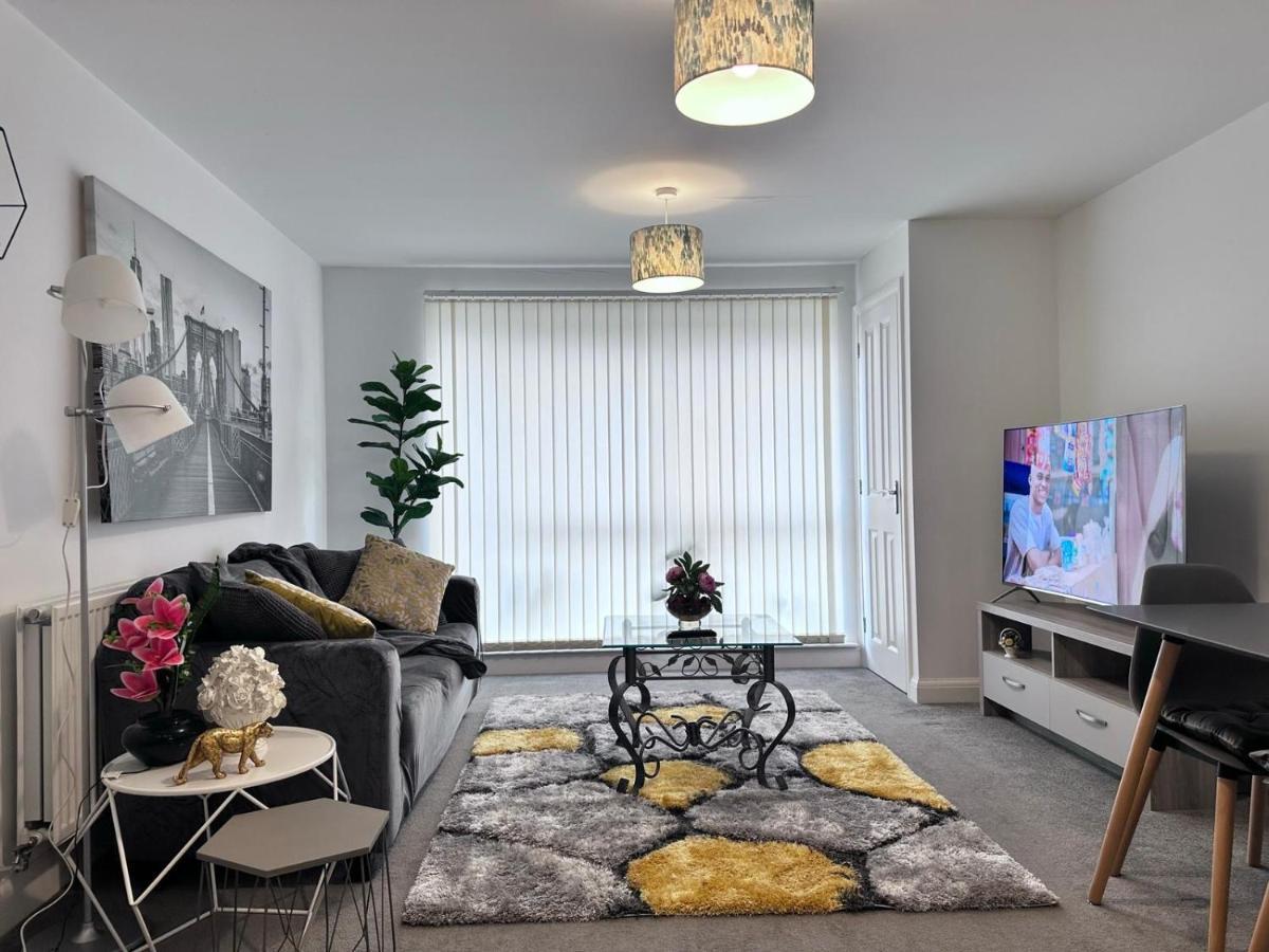 Munalux 2 Bed Apartment Birmingham