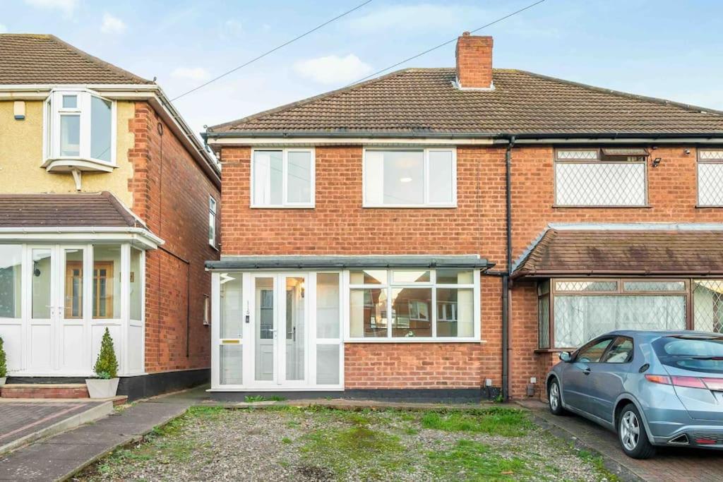 Beautiful 4 Bed - Weekly & Monthly Bookings *