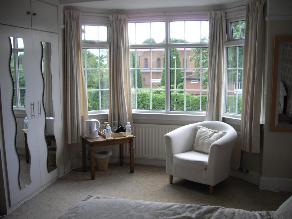 The White House Quality B&B Near Bham Nec/Airport Guest house