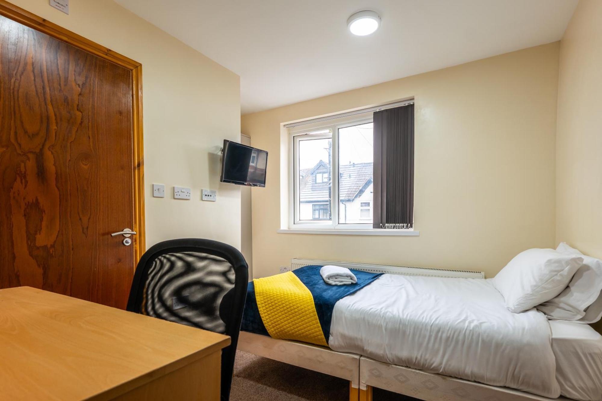 Private With Private Bathrooms In Selly Oak Birmingham