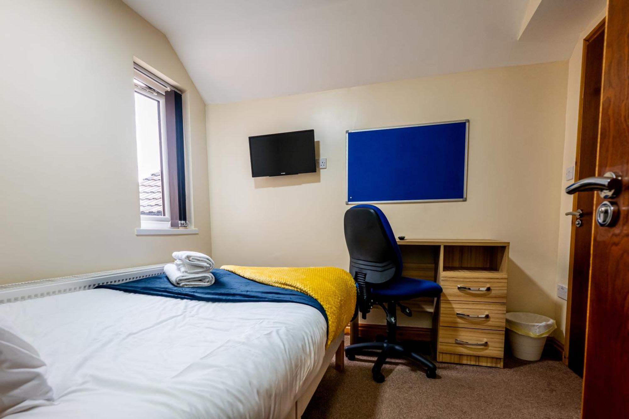 Private With Private Bathrooms In Selly Oak