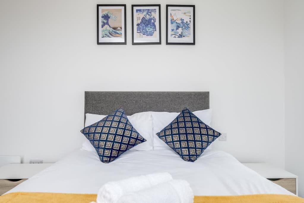 Serene Luxury: 5-star City Centre With Netflix & Fast Wi-fi Holiday home Birmingham
