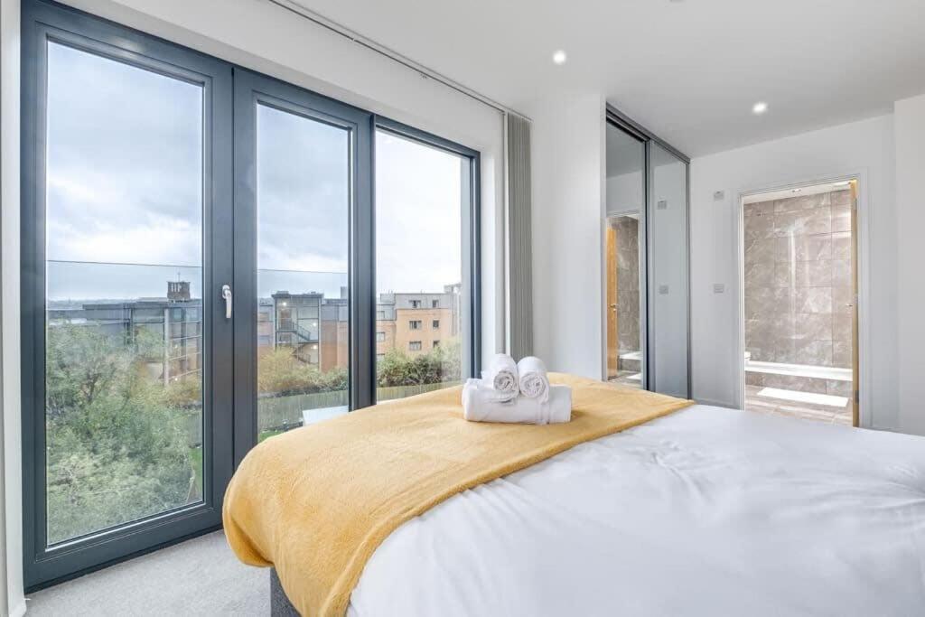 Serene Luxury: 5-star City Centre With Netflix & Fast Wi-fi Birmingham