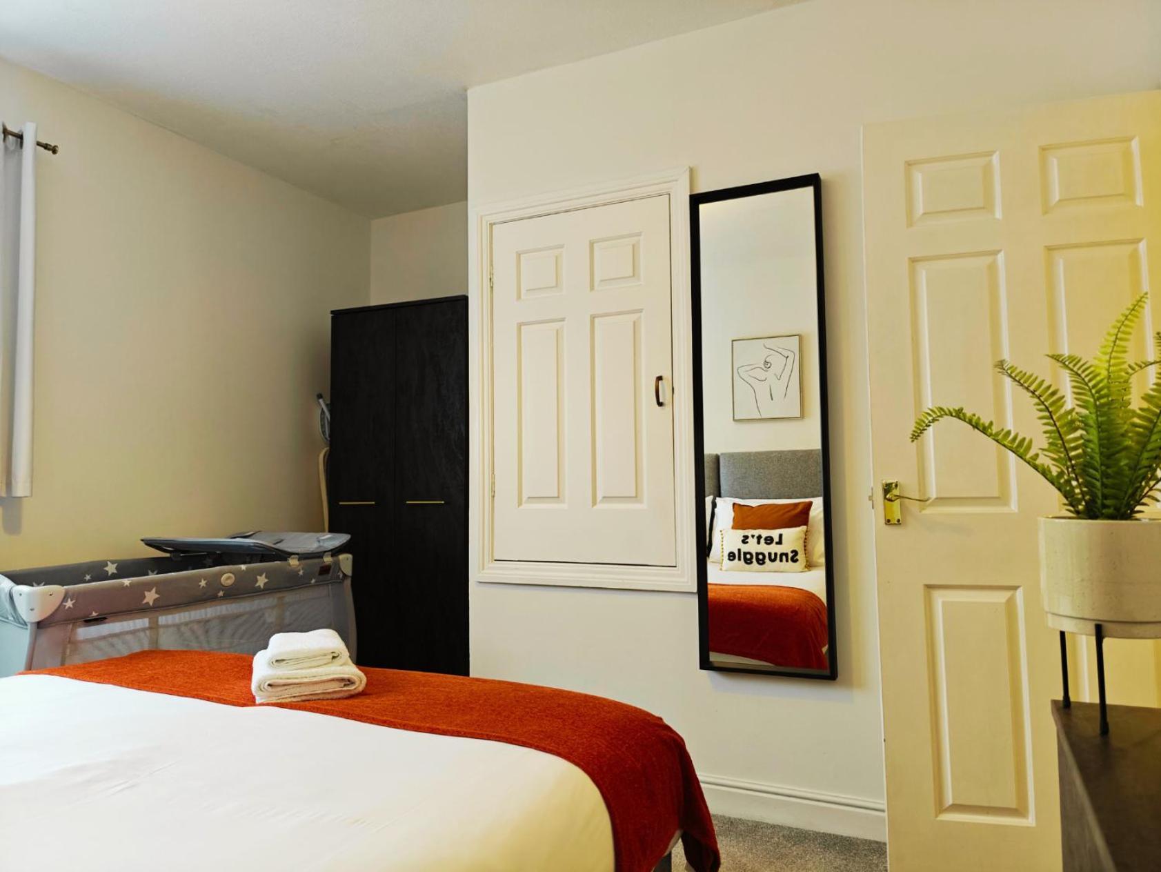 Modern Spark With Parking, Garden, Wi-fi Holiday home *