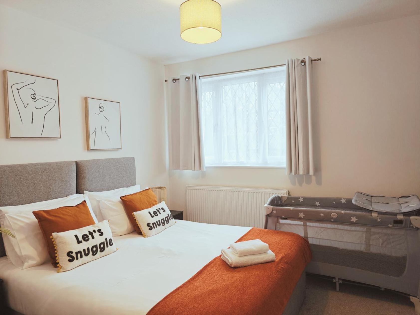Modern Spark With Parking, Garden, Wi-fi * Birmingham