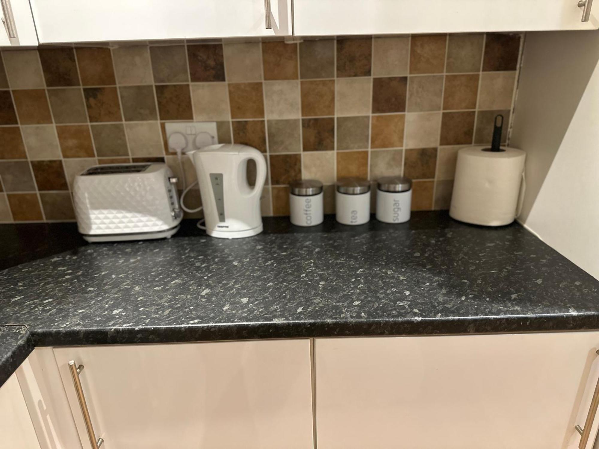 Apartment One Bedroom Aston B6 -parking- Sleeps 4