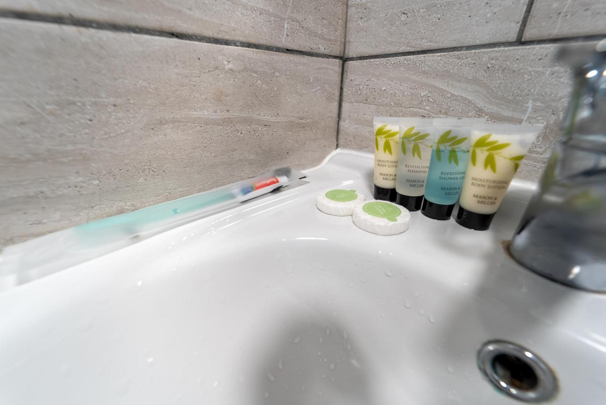 Apartment Compact Available Close To Uob And 10mins From The City! *
