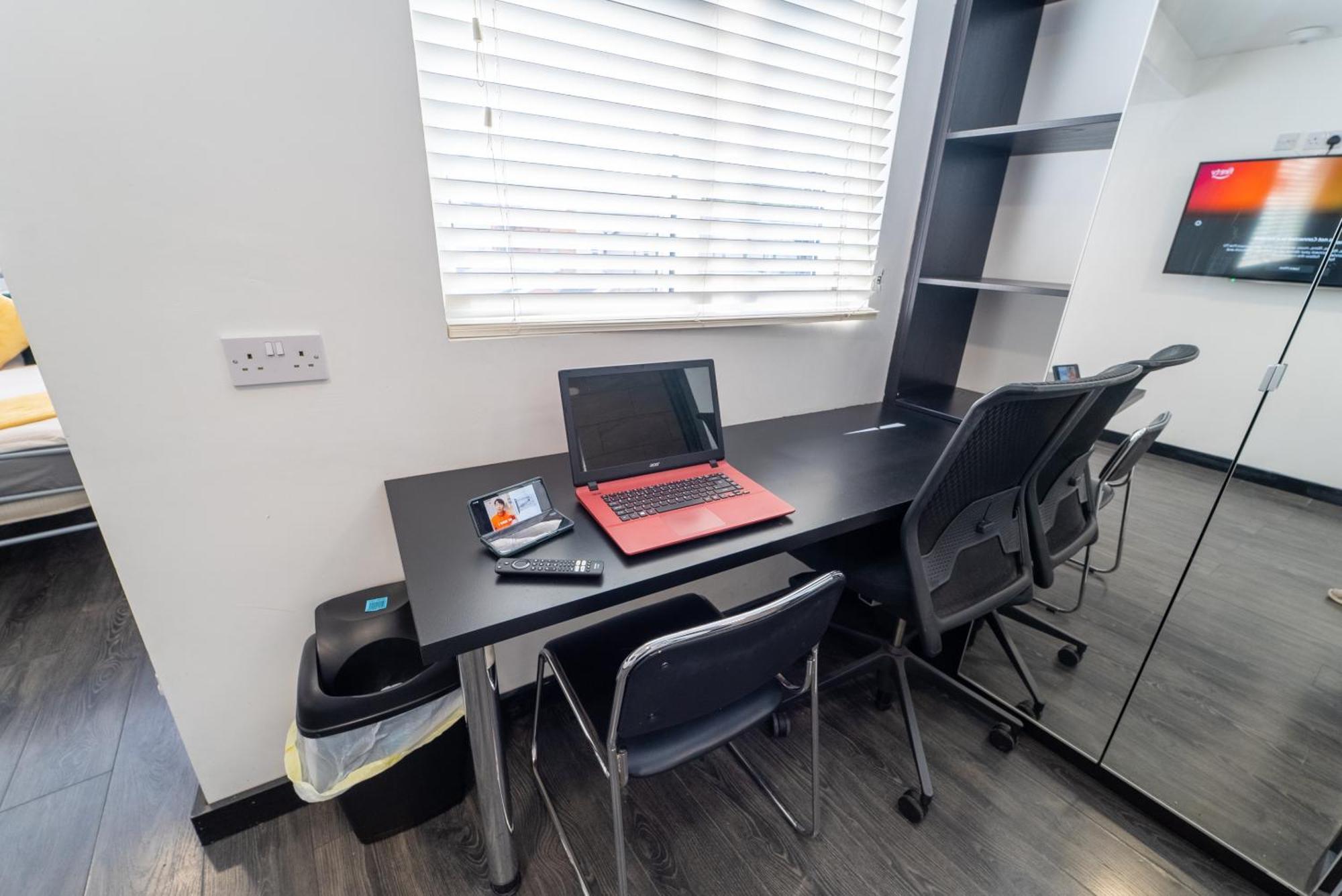 Compact Available Close To Uob And 10mins From The City! Apartment