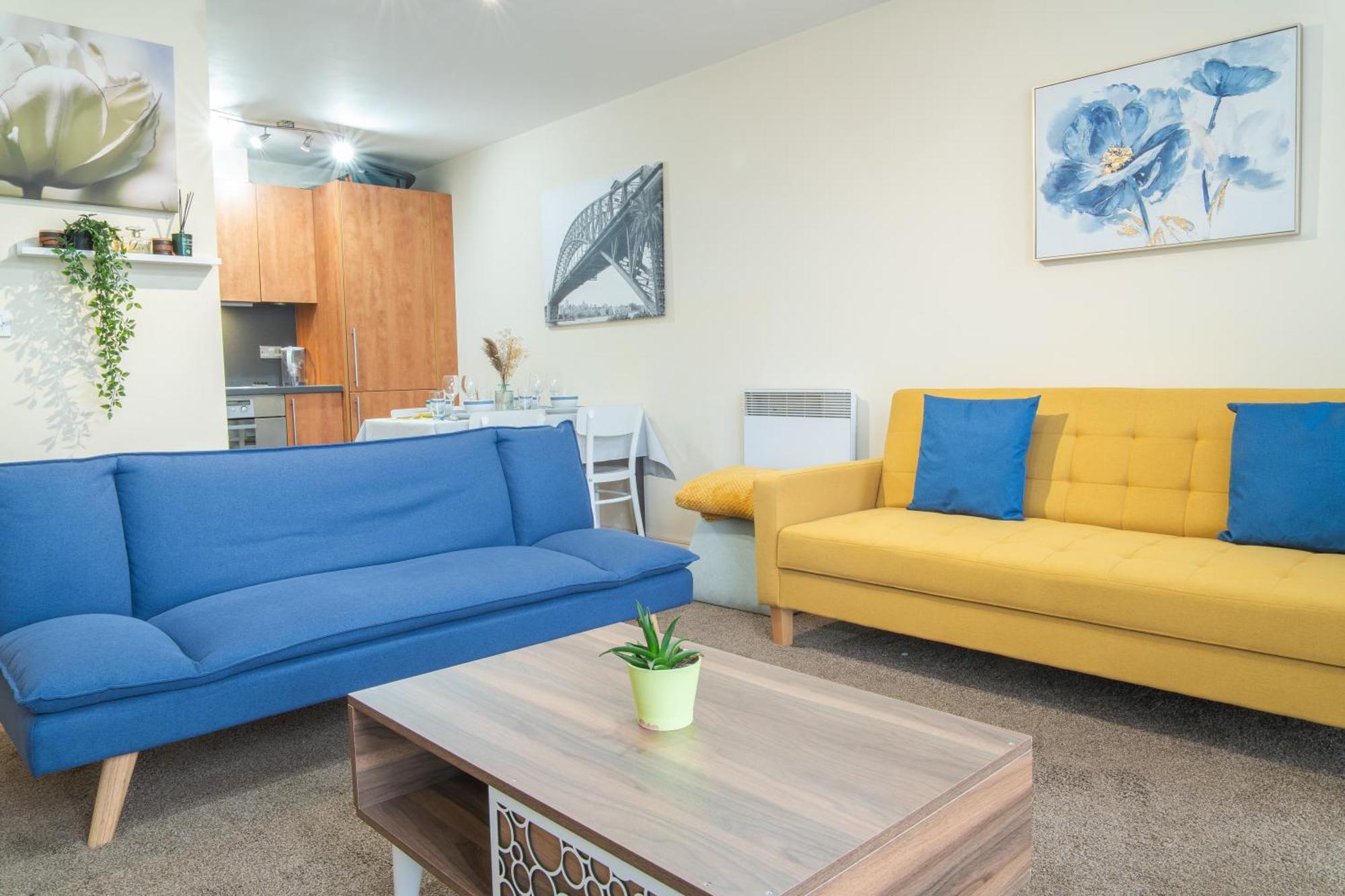 Apartment In Our Stylish Flat! & Secure Building & Sleeps Up To 4 Birmingham