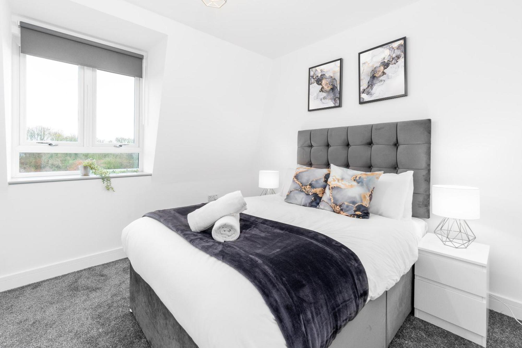 Stylish 2 Bedroom - Balcony - Secure Parking - Rated - 5mc Apartment Birmingham