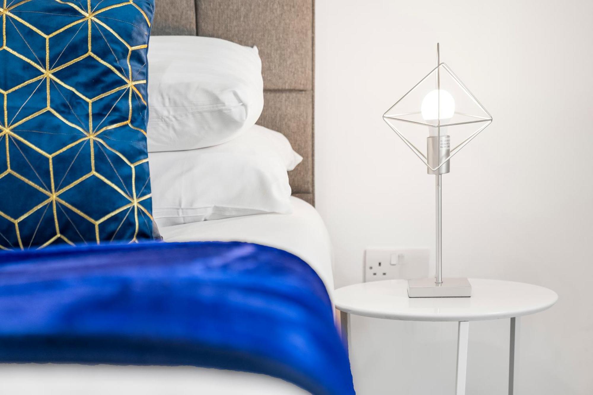 Luxury - Centre - Rated - 318h Apartment *