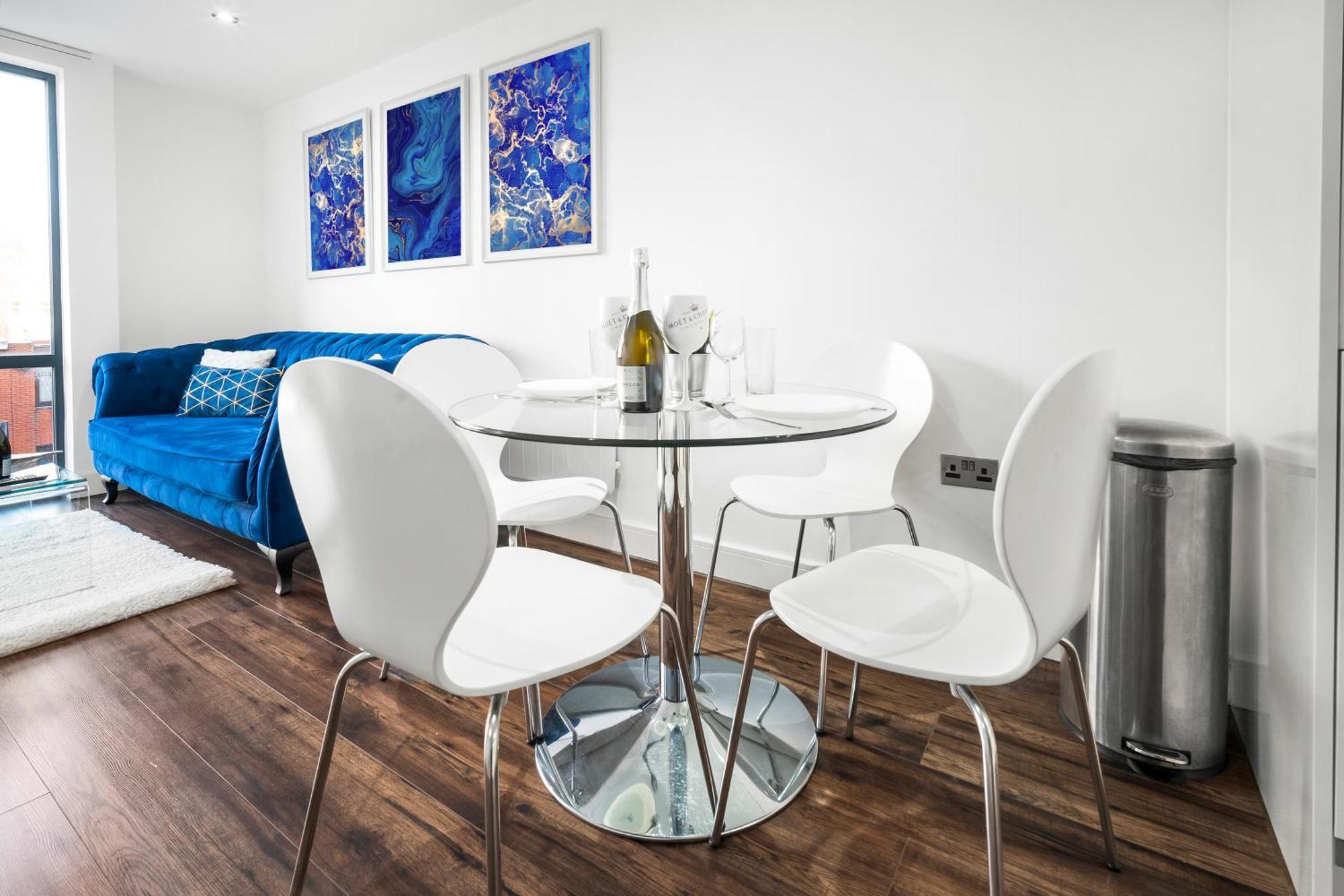 Luxury - Centre - Rated - 318h Apartment *