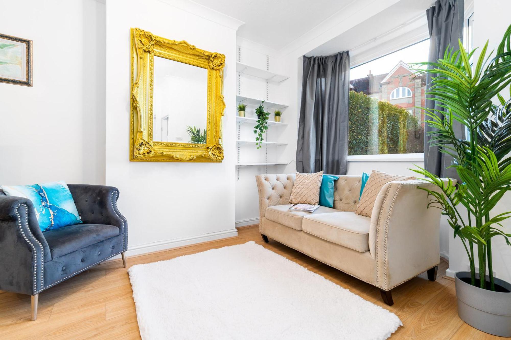 Luxury 3 Bedroom House - Harborne - Parking - Garden - Wifi & Netflix 122g Holiday home