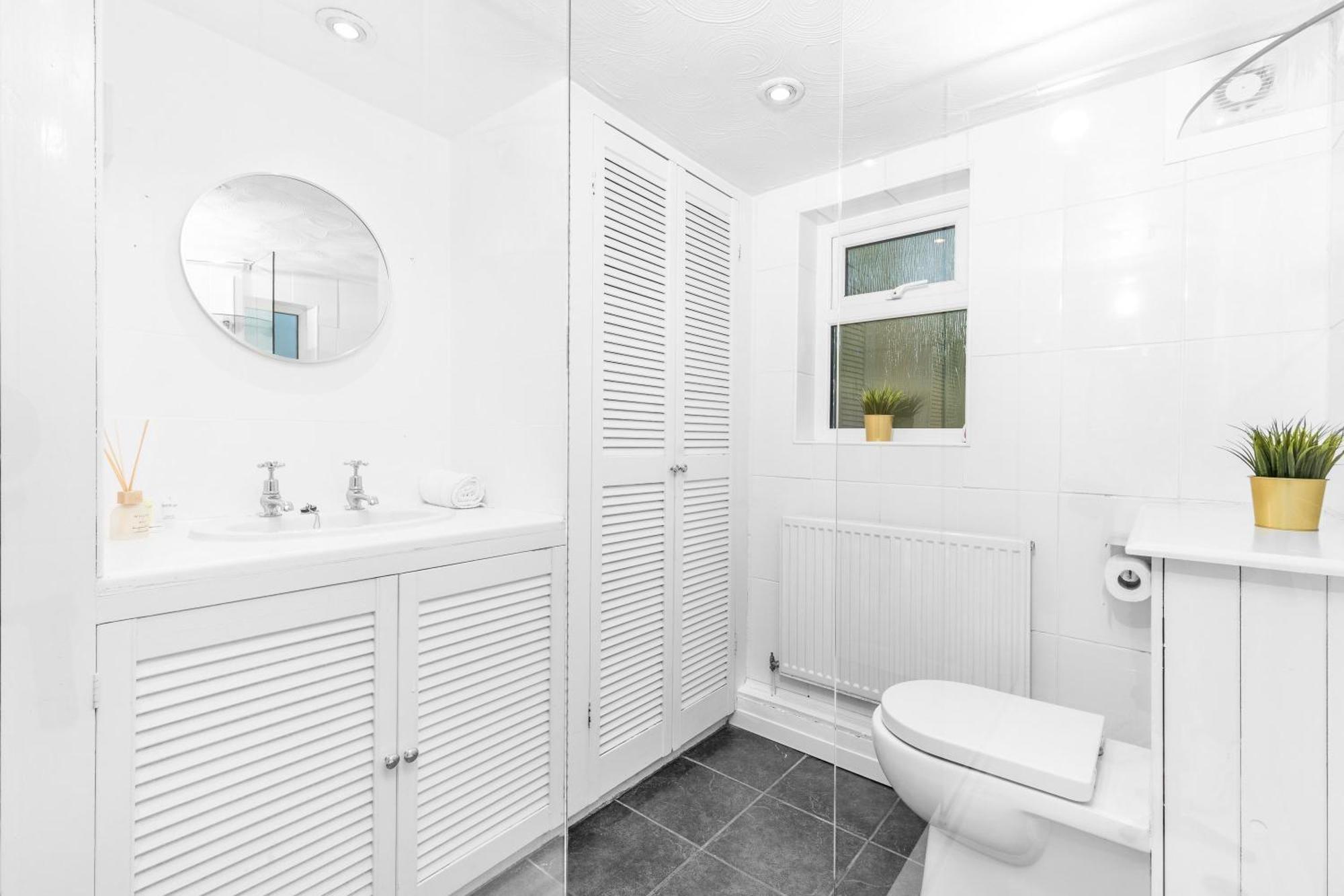Holiday home Luxury 3 Bedroom House - Harborne - Parking - Garden - Wifi & Netflix 122g *