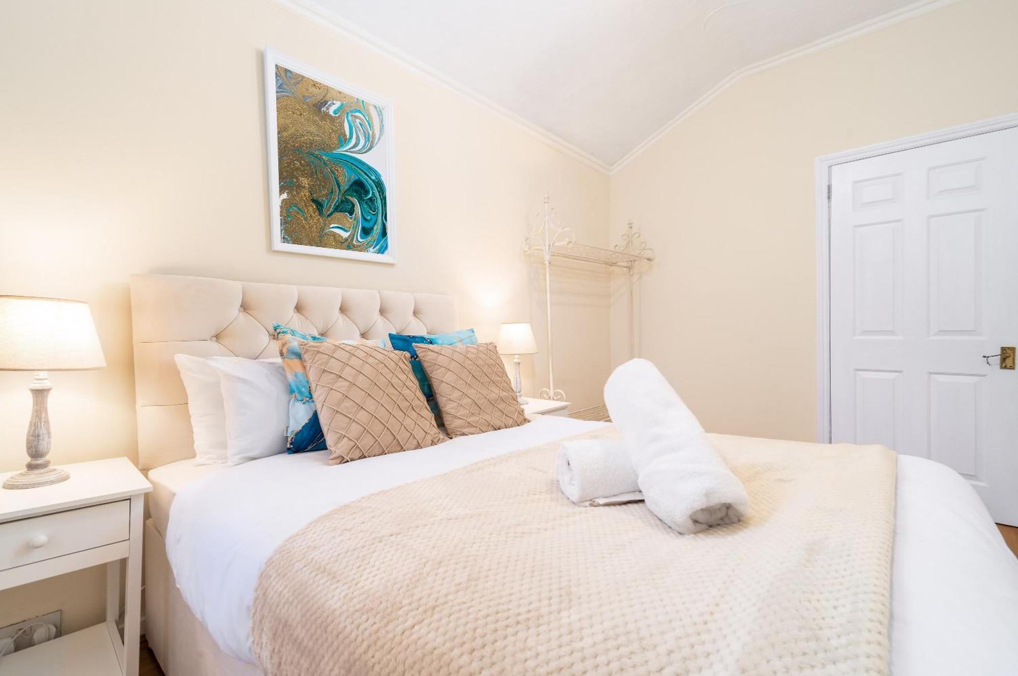 Luxury 3 Bedroom House - Harborne - Parking - Garden - Wifi & Netflix 122g * Birmingham