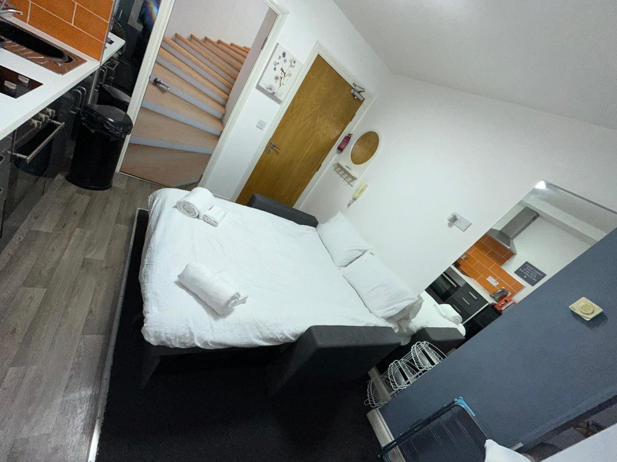 Favorite Studio Flat By Couple N Single Travellers Apartment Birmingham