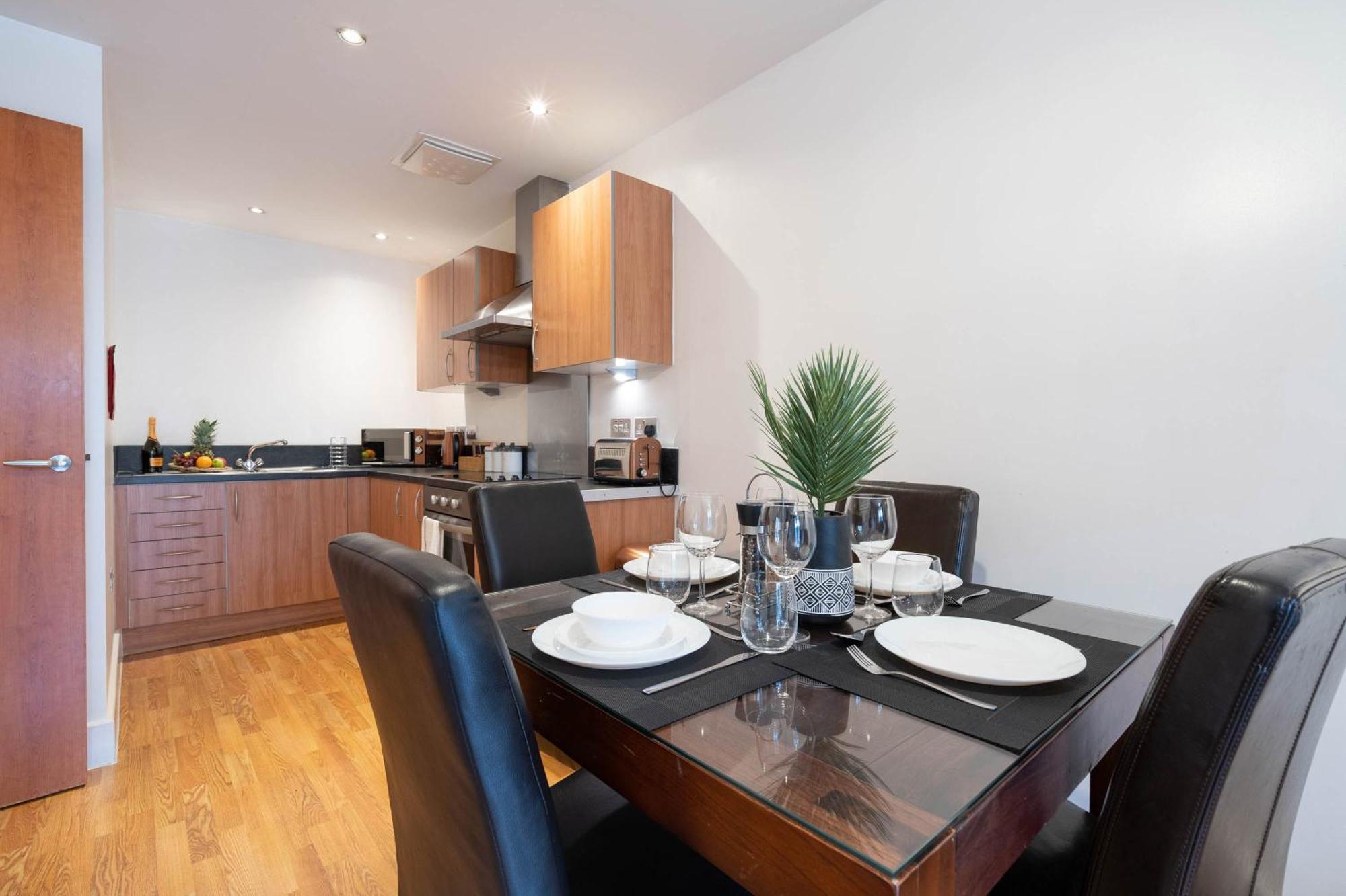 Apartment Centre - Balcony - Secure Parking - China Town - Arcadian - 37arc *