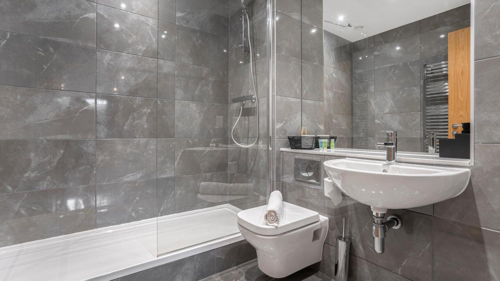 Axium Escape- 2 Bed Apartment, Centre Apartment *