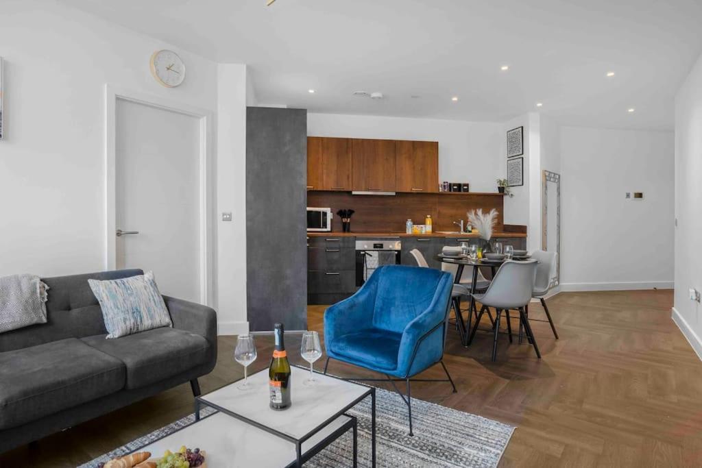 Apartment Luxury 2 Bedroom B5 Near China Town & O2 Birmingham