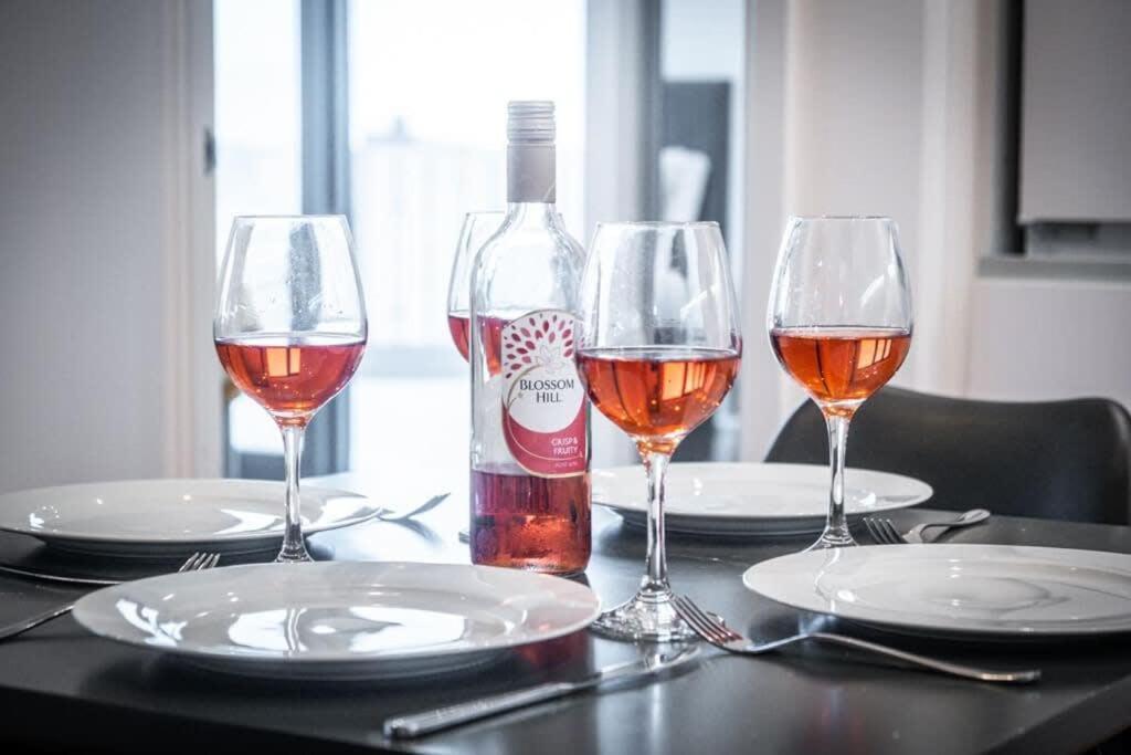 Serene Luxury: 5-star City Centre With Netflix & Fast Wi-fi Birmingham