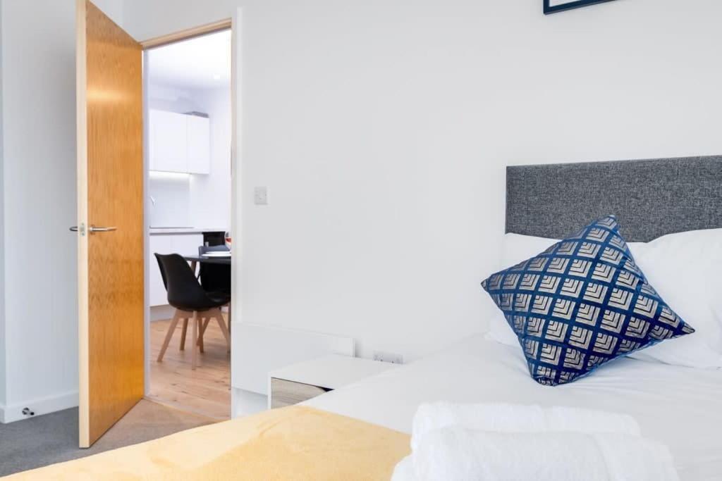 Serene Luxury: 5-star City Centre With Netflix & Fast Wi-fi Birmingham