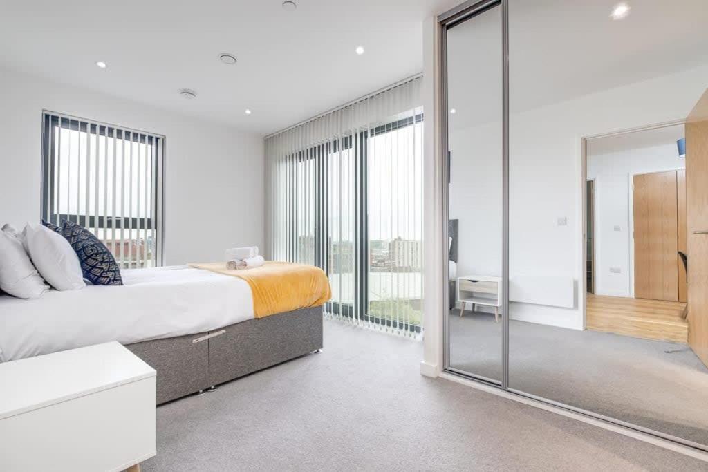 Serene Luxury: 5-star City Centre With Netflix & Fast Wi-fi Holiday home