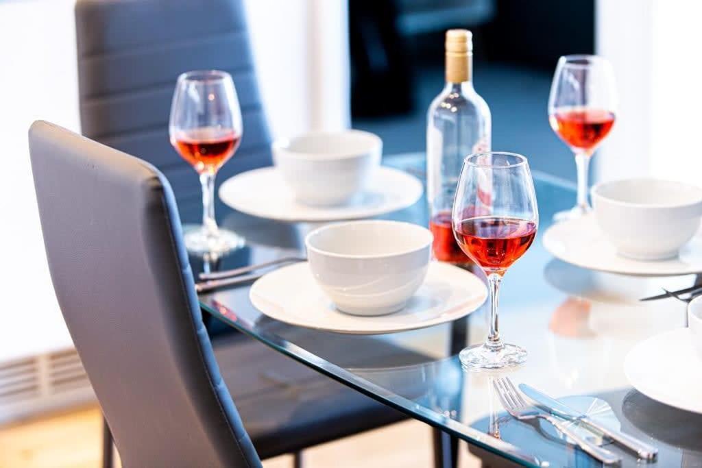 Montreal Luxury 5 Star By Your Perfect Short Lets With Netflix & Fast Wifi