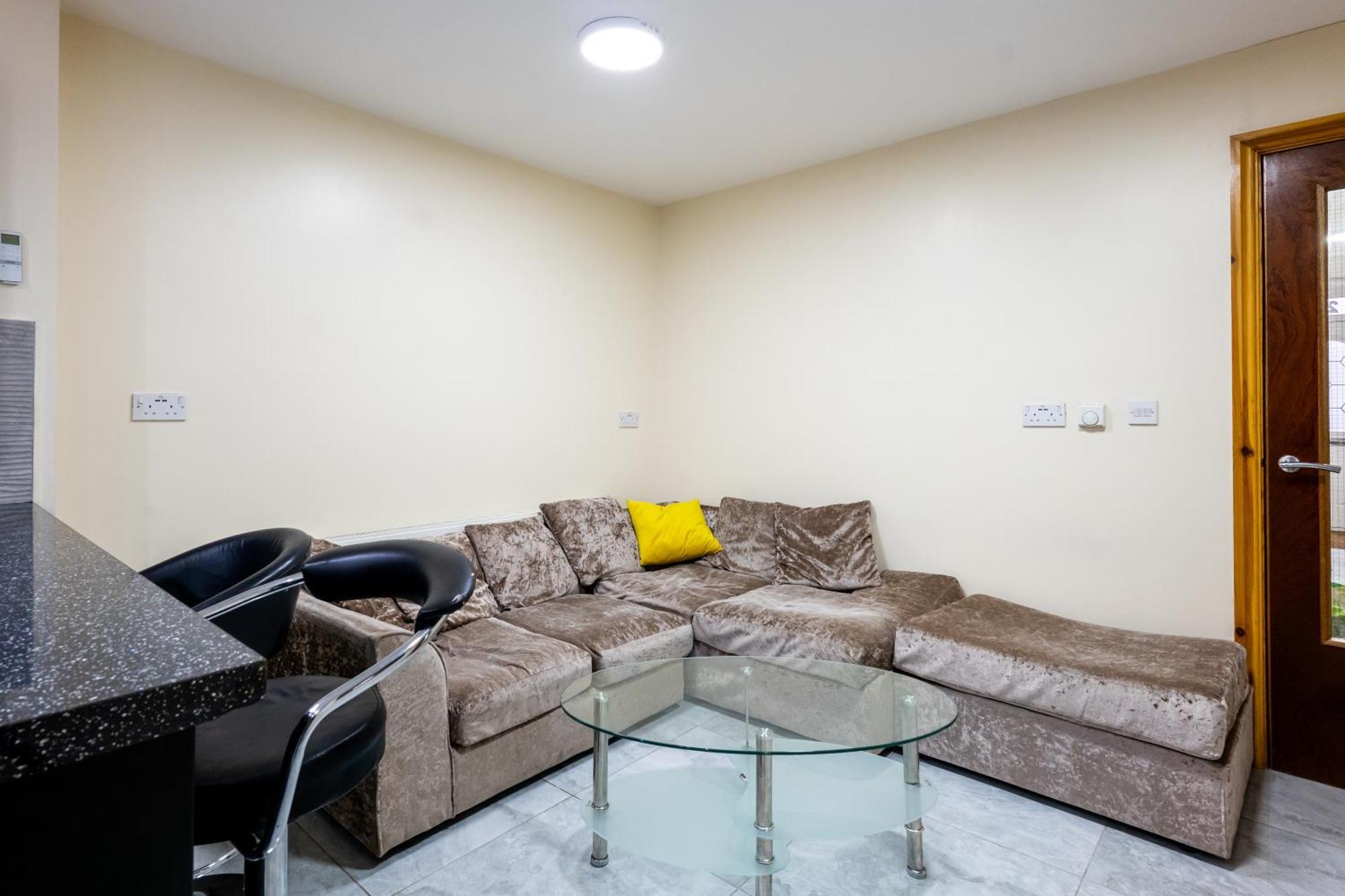 Private With Private Bathrooms In Selly Oak Homestay *