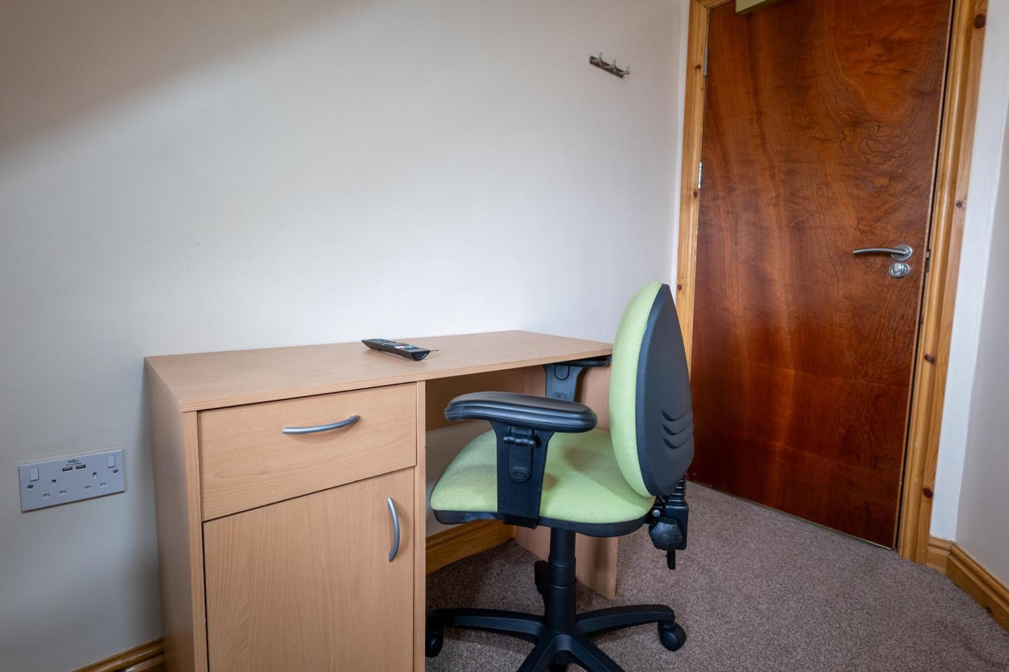 Private With Private Bathrooms In Selly Oak * Birmingham