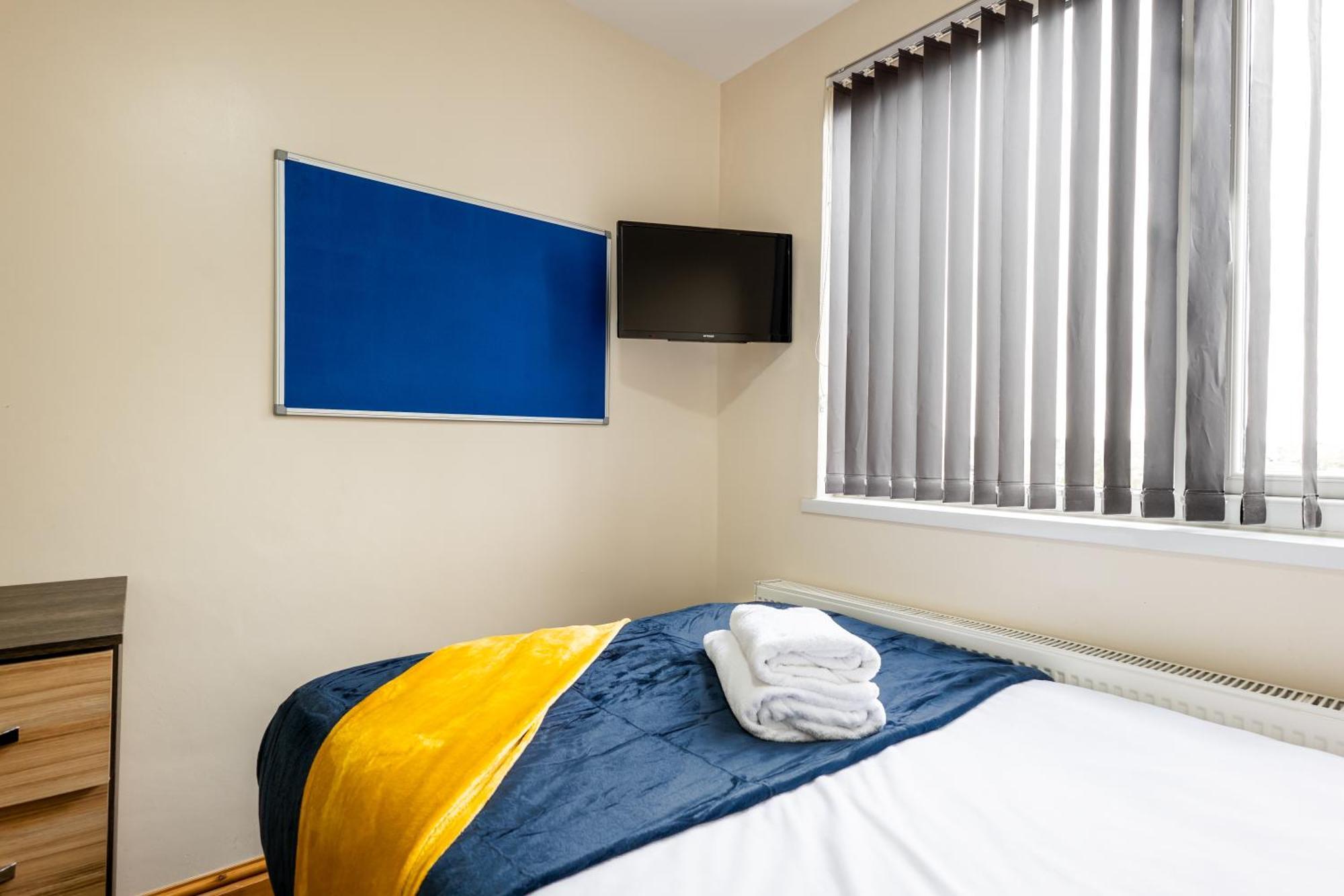 Private With Private Bathrooms In Selly Oak *