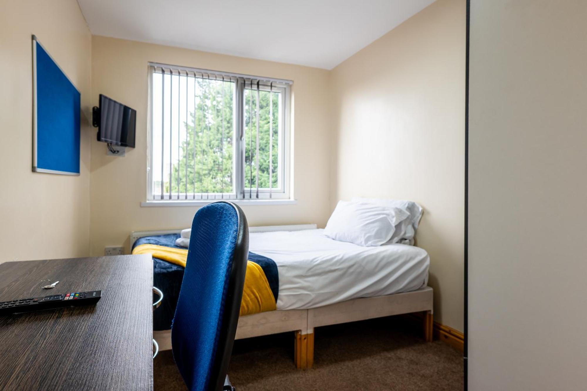 Private With Private Bathrooms In Selly Oak Birmingham