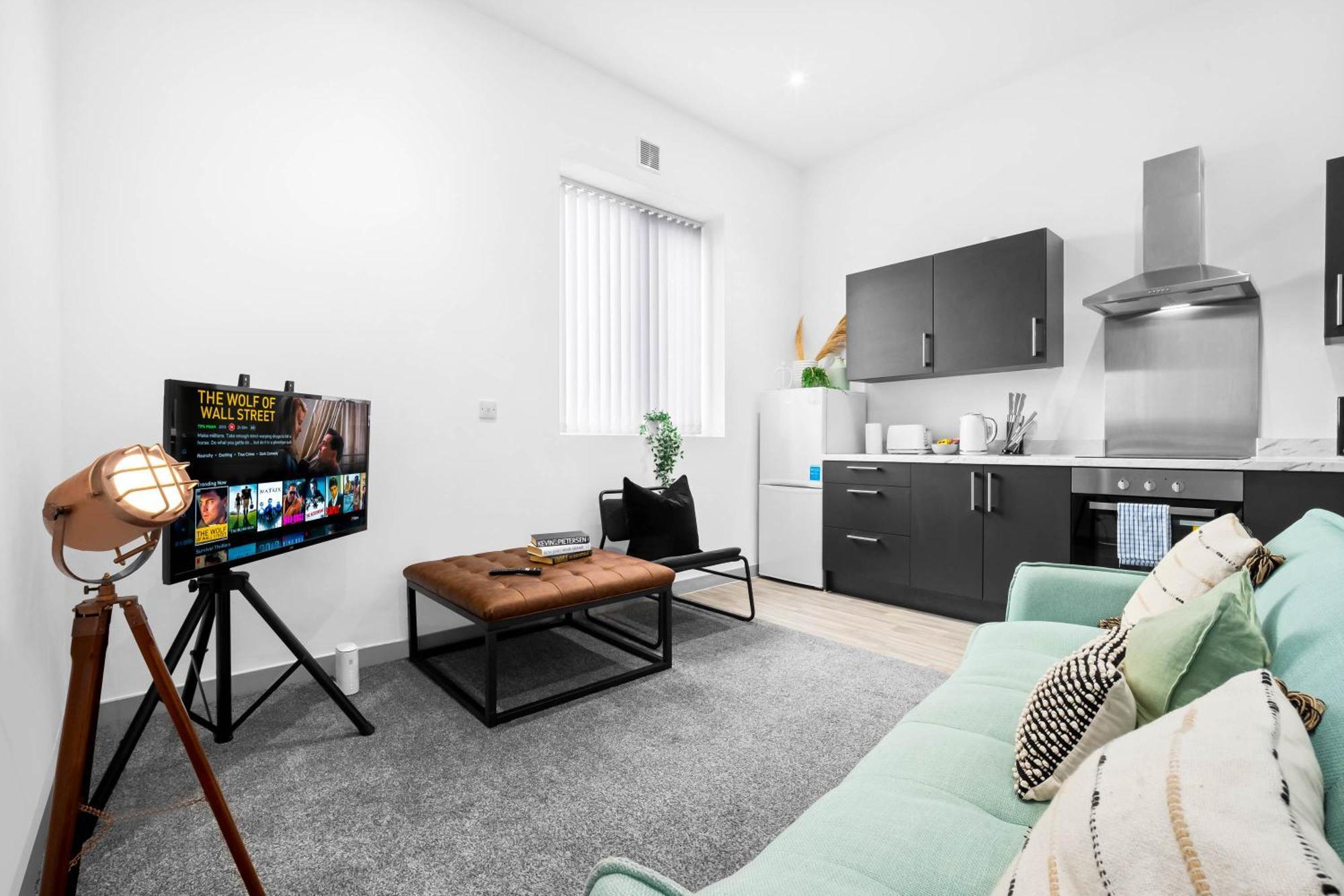 Apartment New - Brierley Hill - Parking - Wifi - Netflix - Rated - Excellent Value - 309o Birmingham
