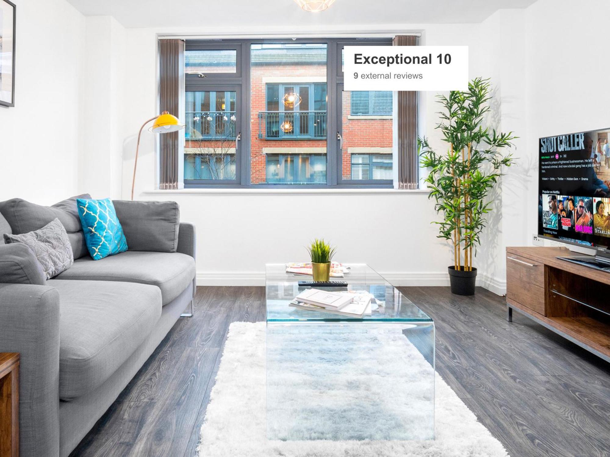 Apartment New Luxe - Secure Parking - Centre - Netflix - Wifi - Rated - 54m *
