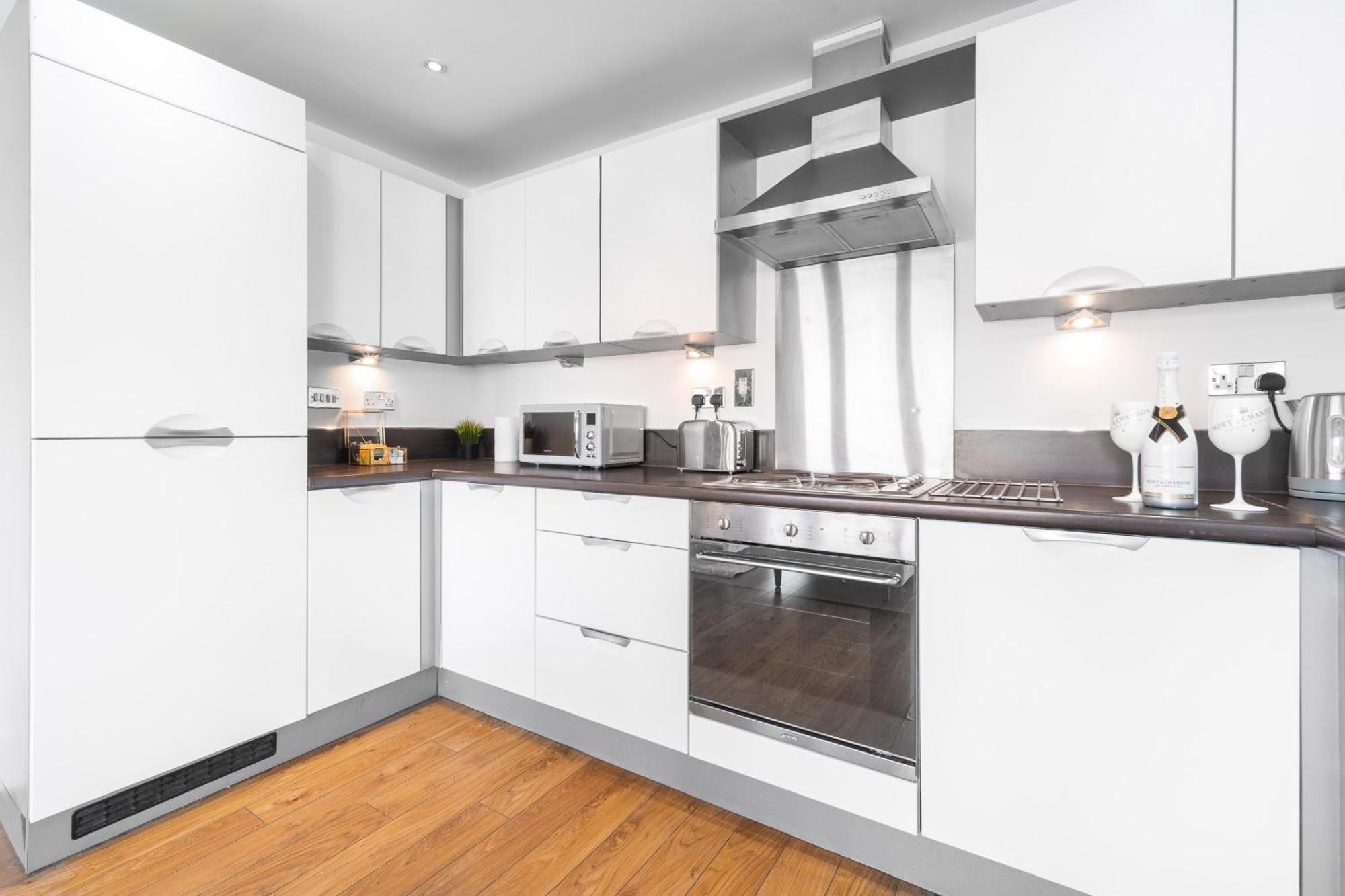 Stylish Centre - 2 Bed - Secure Parking - 5ac Birmingham