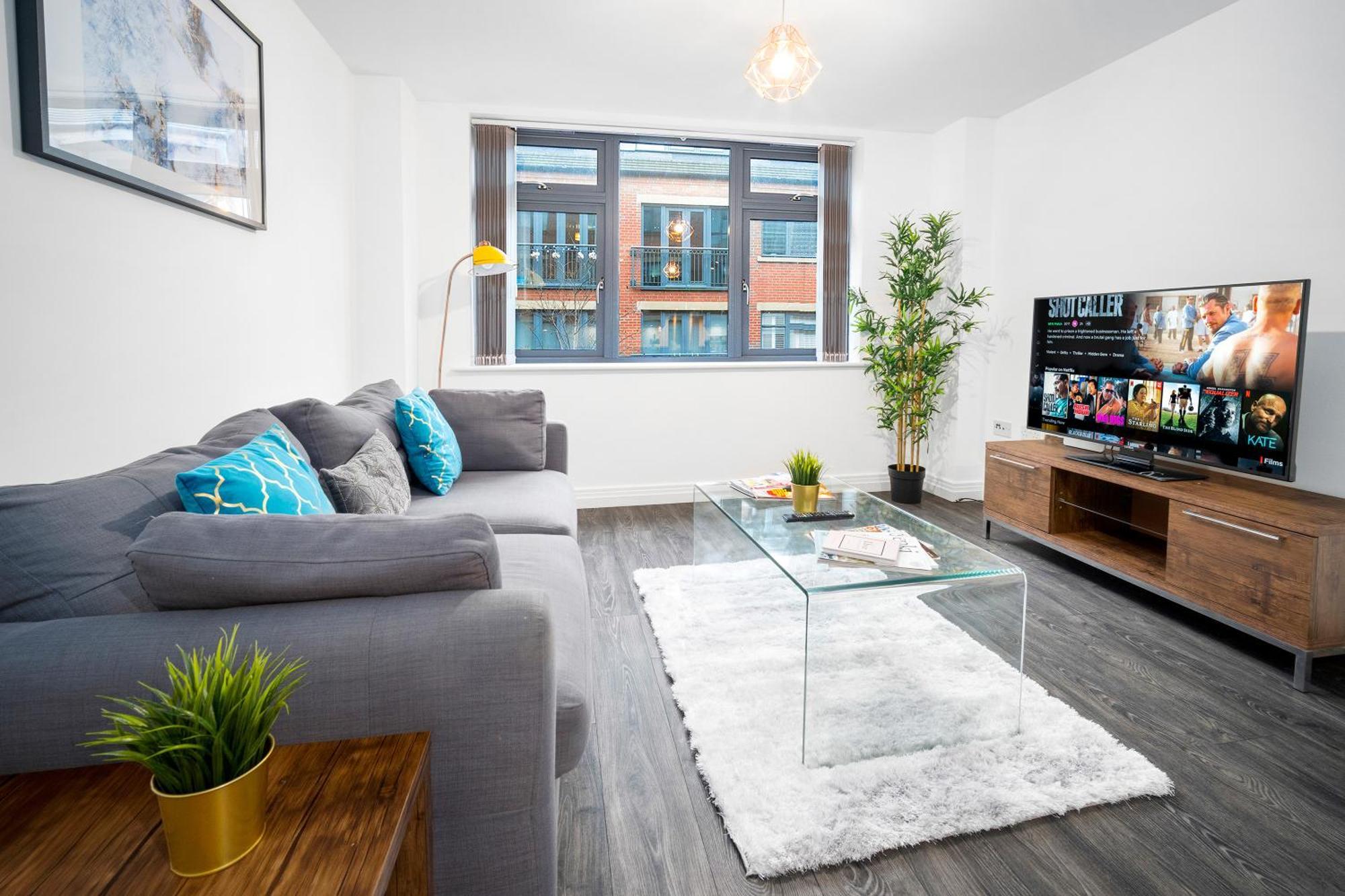New Luxe - Secure Parking - Centre - Netflix - Wifi - Rated - 54m *