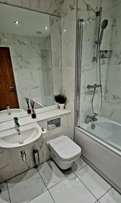 Apartment New Deluxe Centre 3 Bed *