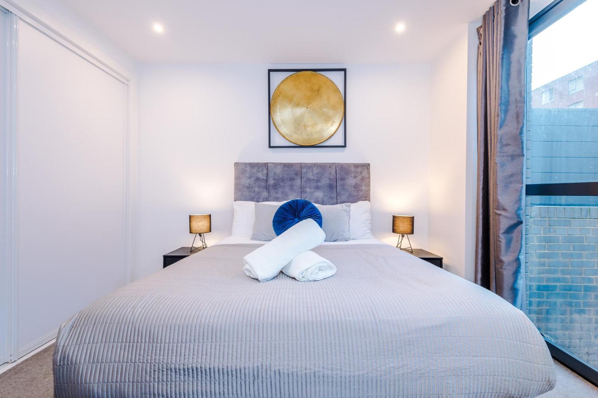 Charming 1-bed In Apartment *