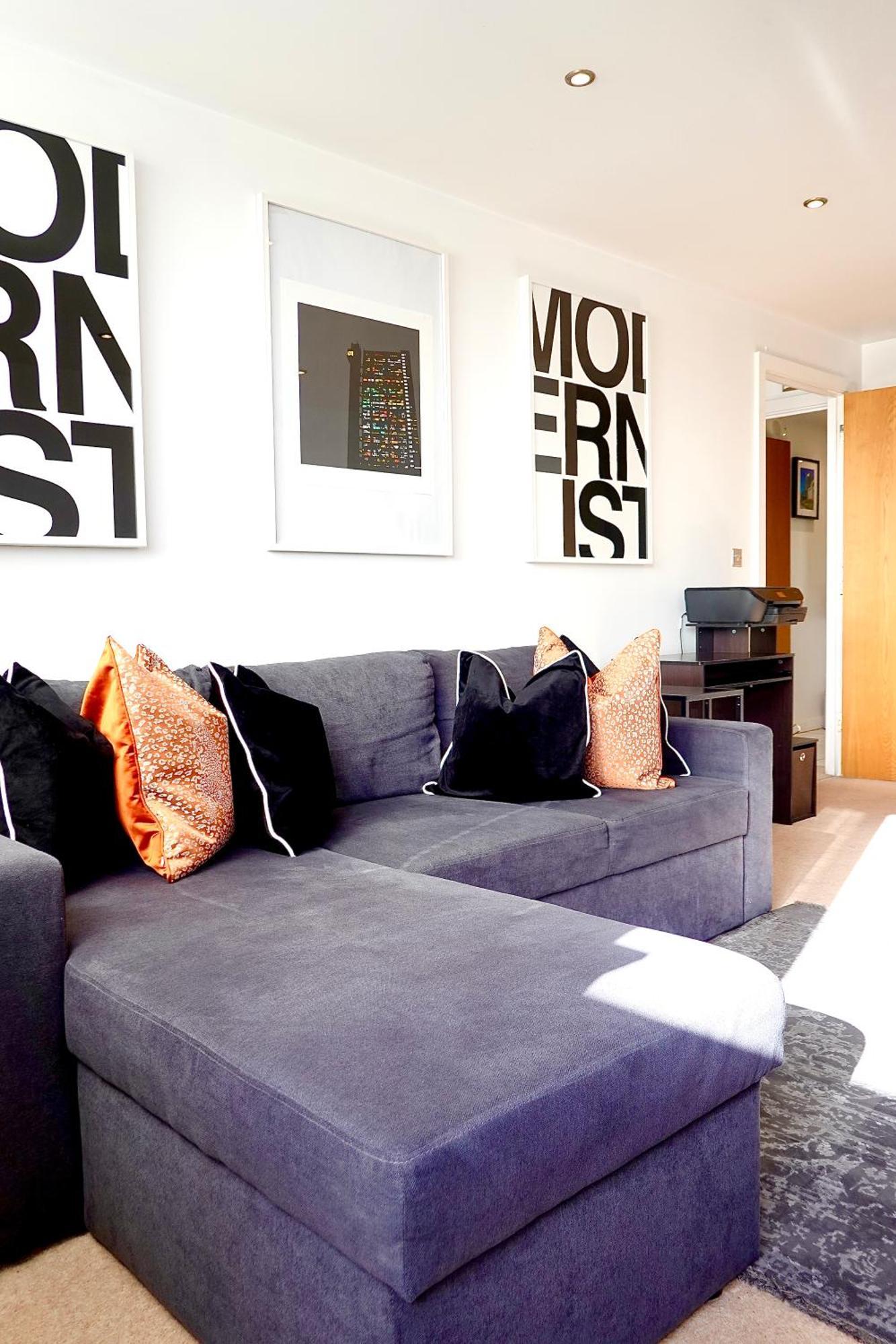 Modern Luxurious Apartment *