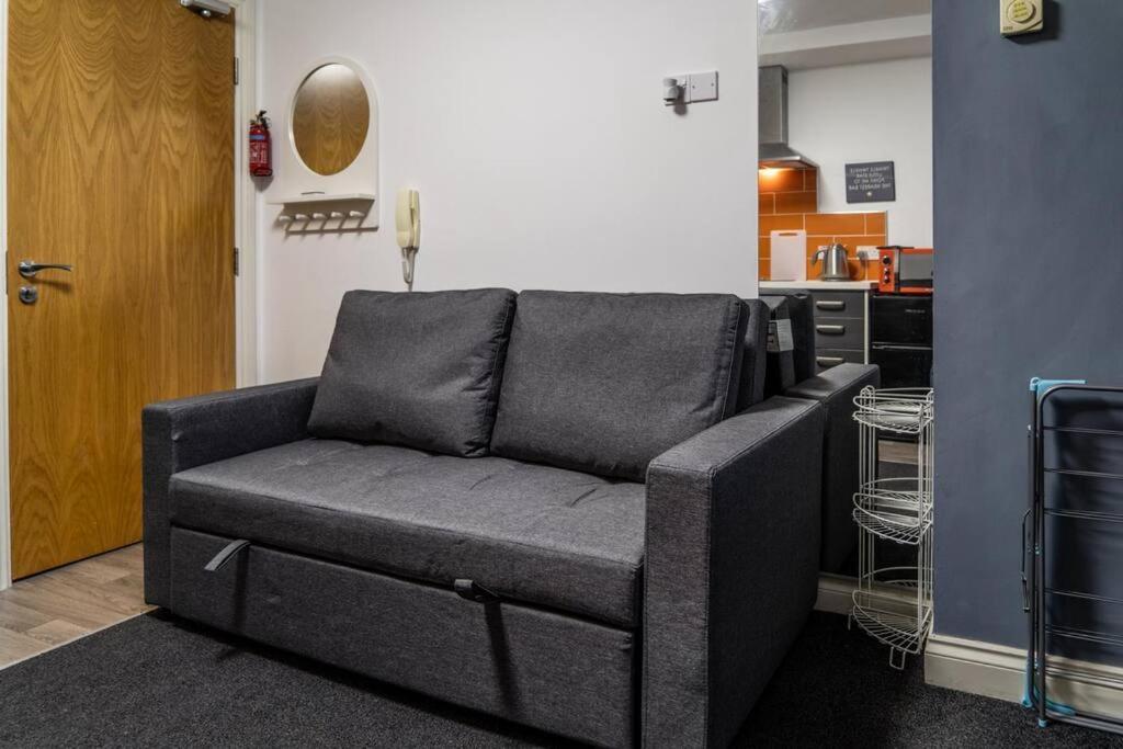 Favorite Studio Flat By Couple N Single Travellers Birmingham