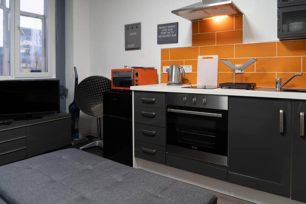 Favorite Studio Flat By Couple N Single Travellers Apartment Birmingham