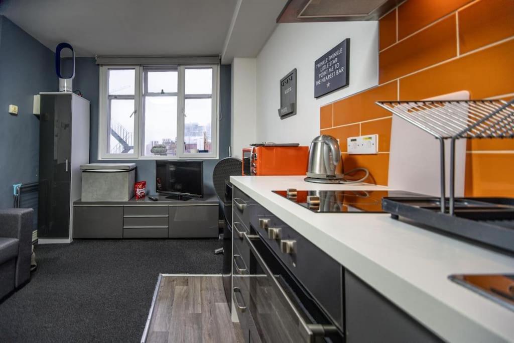 Favorite Studio Flat By Couple N Single Travellers Birmingham