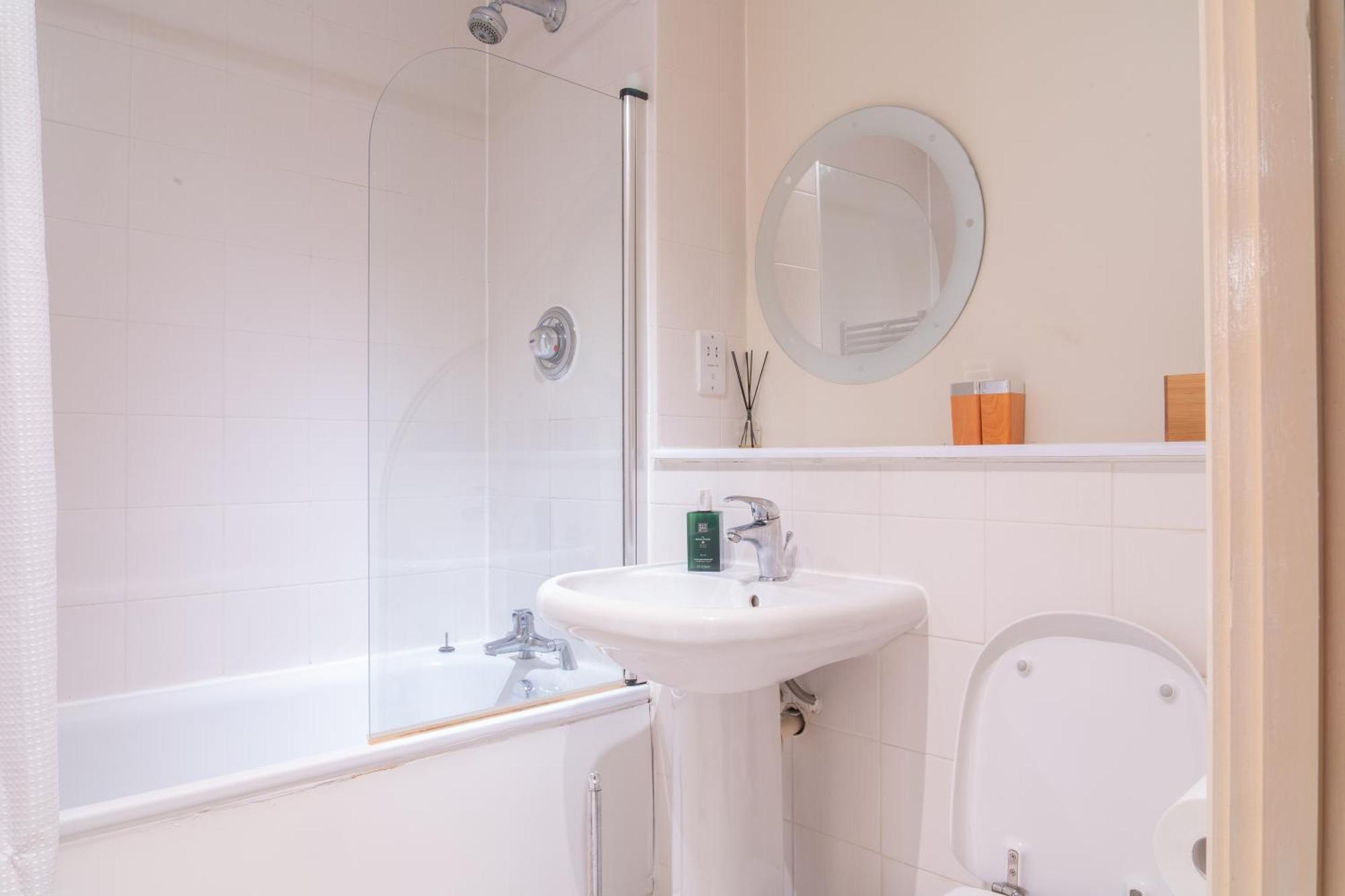 In Our Stylish Flat! & Secure Building & Sleeps Up To 4 Birmingham