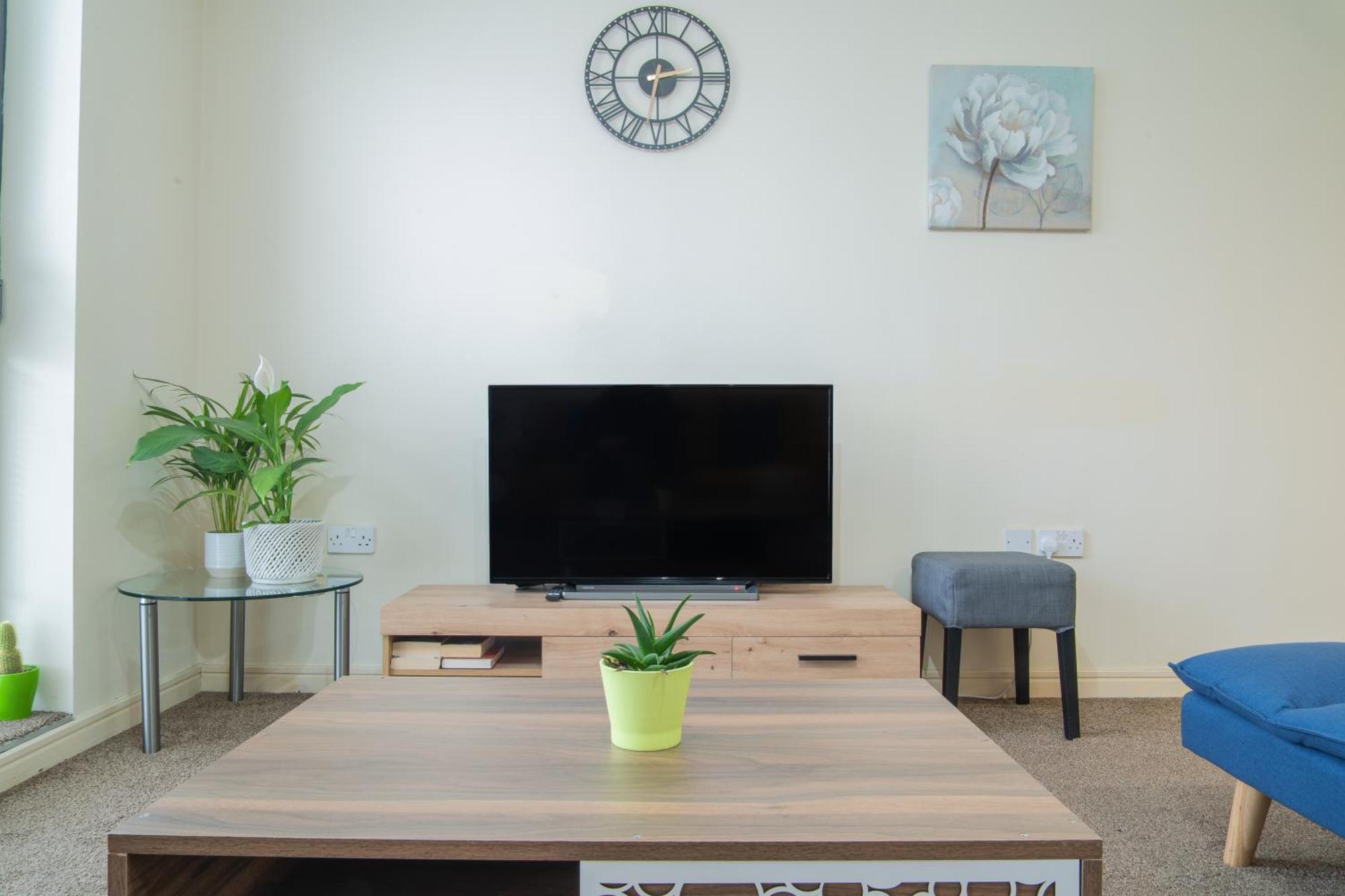 In Our Stylish Flat! & Secure Building & Sleeps Up To 4 * Birmingham